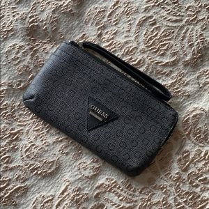 Guess Wristlet